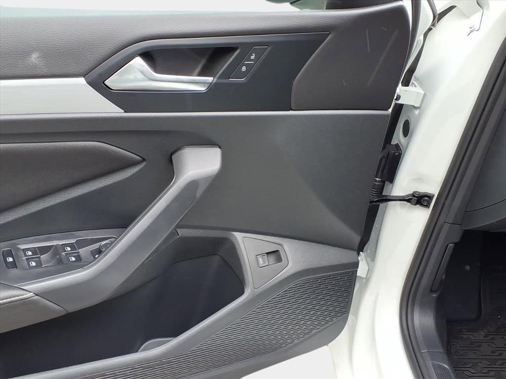 Used 2025 Volkswagen Jetta S image 9