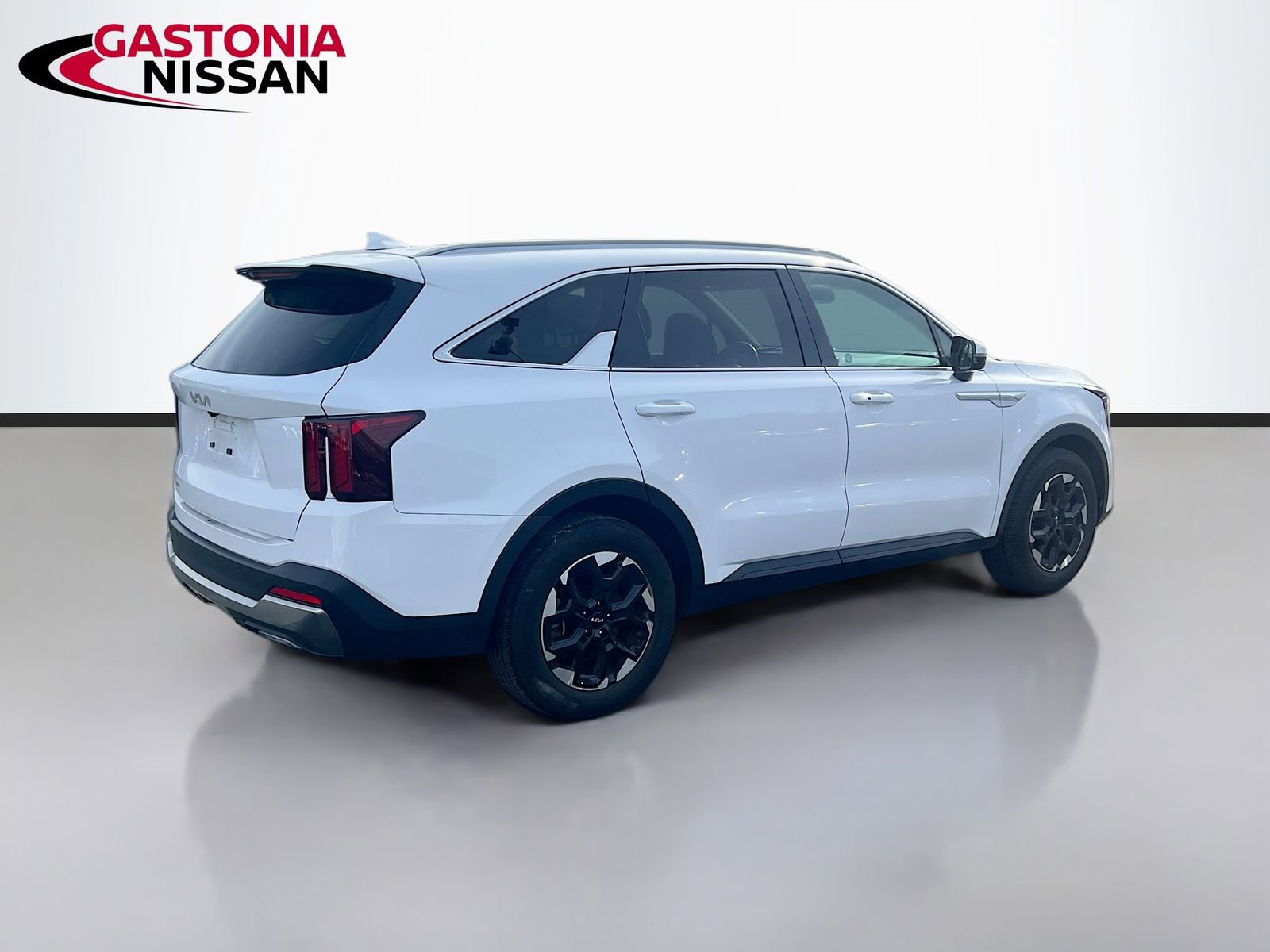 Used 2024 Kia Sorento S image 9