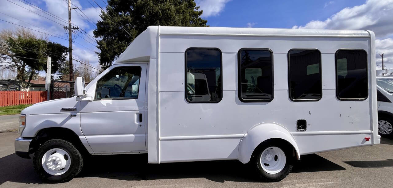 Used 2013 Ford E-350 and Econoline 350 Super Duty w/ Shuttle Bus Prep Pkg image 6