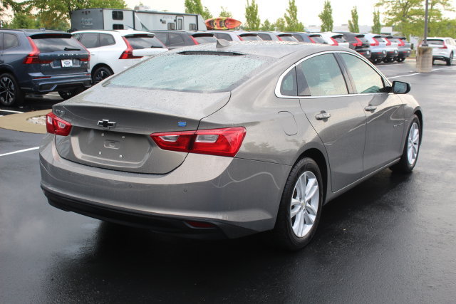 Used 2017 Chevrolet Malibu Hybrid w/ Leather Package FWD image 3