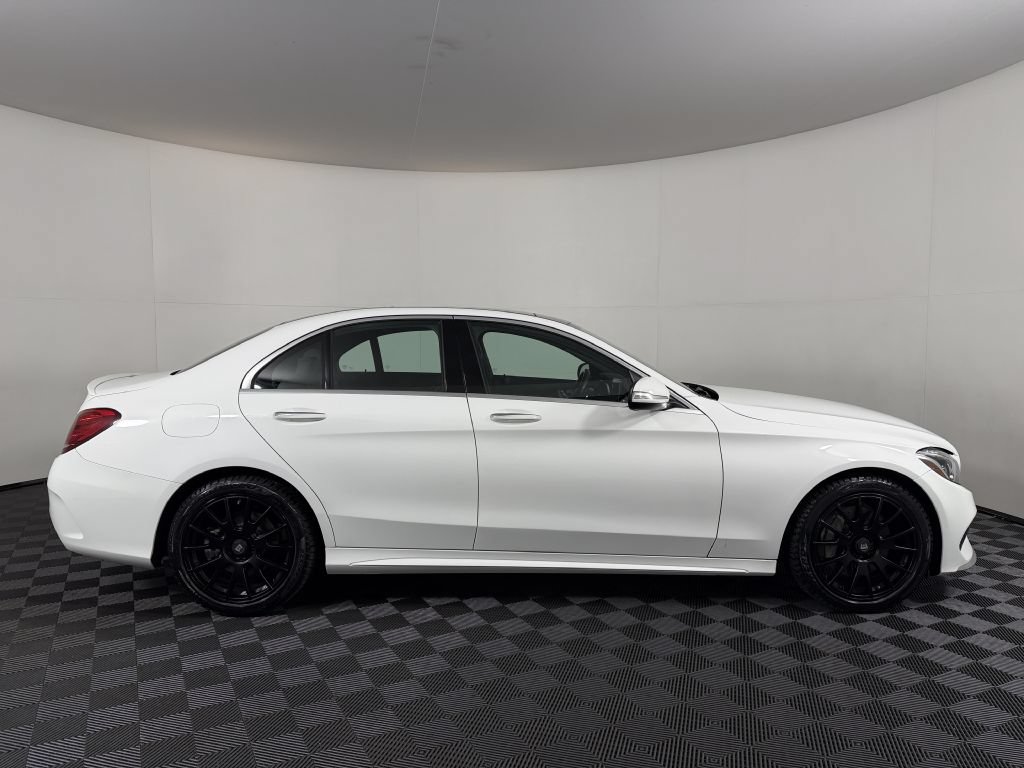 Used 2015 Mercedes-Benz C 300 4MATIC Sedan image 4