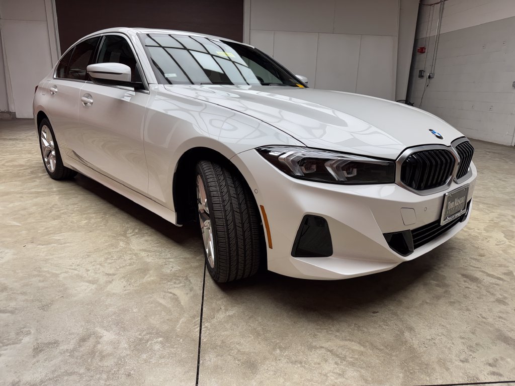 Certified 2025 BMW 330i xDrive Sedan w/ Premium Package AWD/4WD image 6