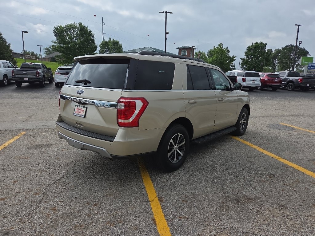 Used 2018 Ford Expedition XLT w/ Equipment Group 202A RWD image 5