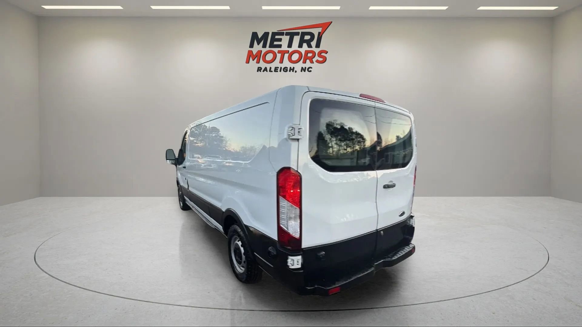 Used 2019 Ford Transit 250 Low Roof w/60/40 Side Door w/L image 5