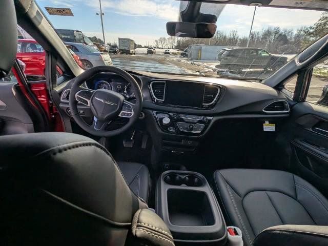 New 2026 Chrysler Voyager LX image 11