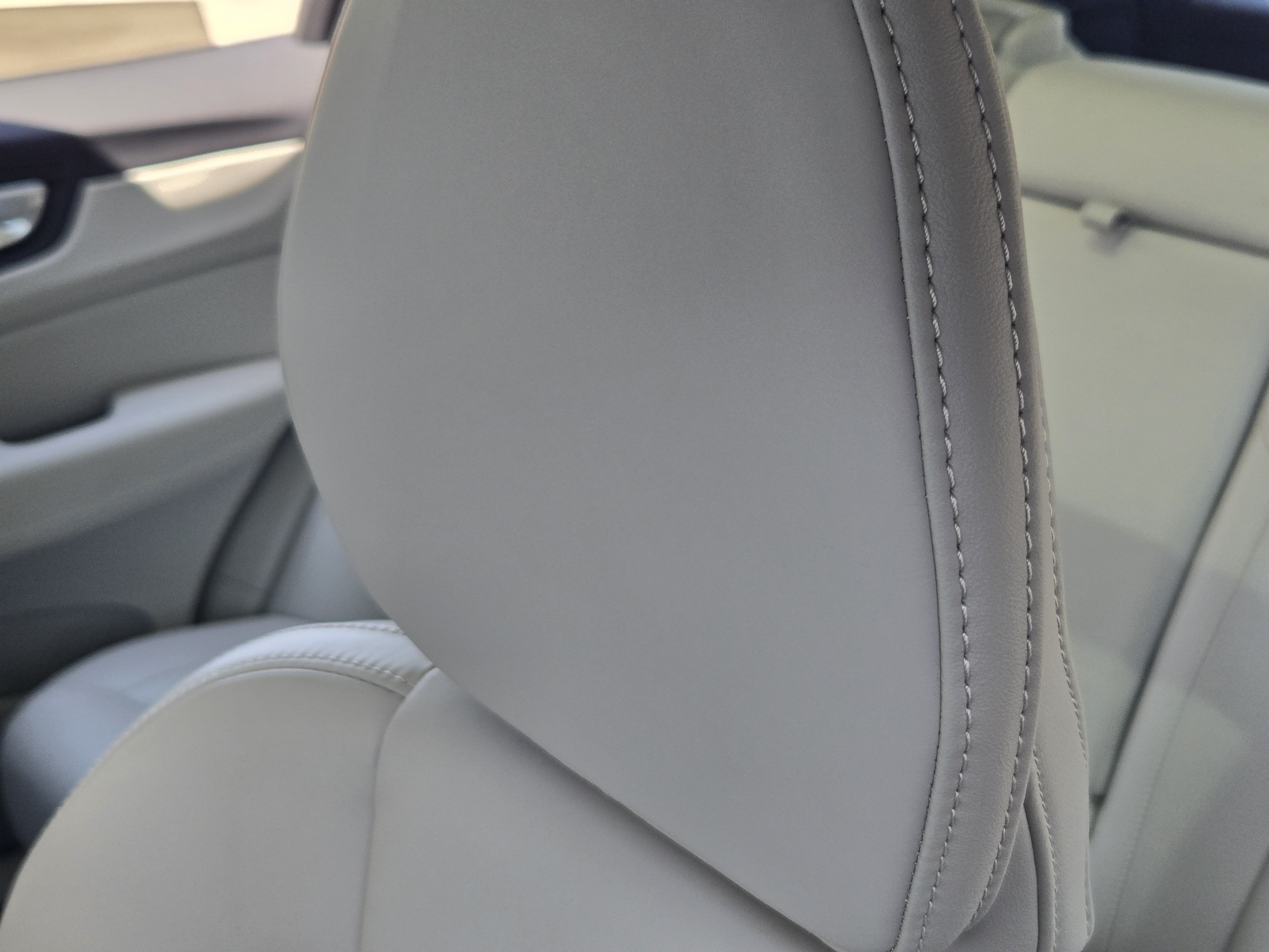 Certified 2026 Volvo XC60 B5 Ultra AWD/4WD image 22