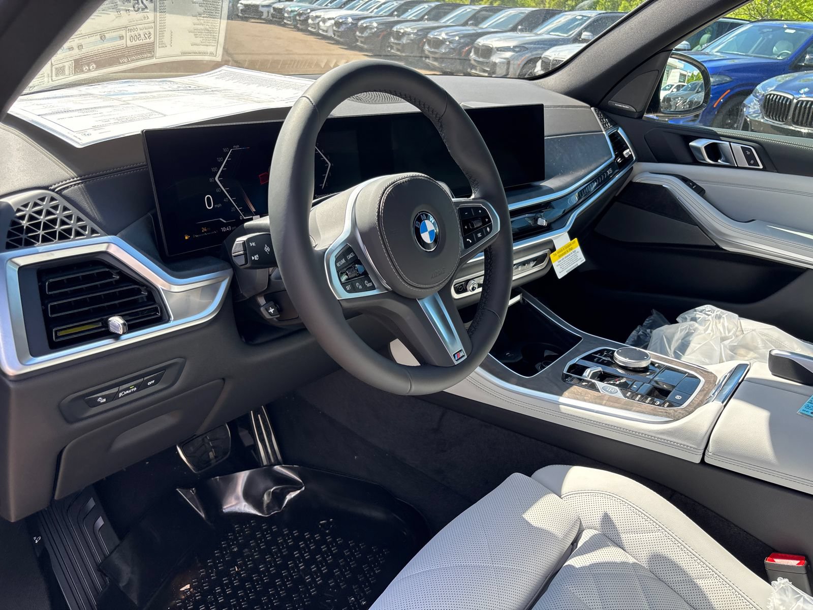 New 2026 BMW X5 xDrive40i w/ M Sport Package AWD/4WD image 9