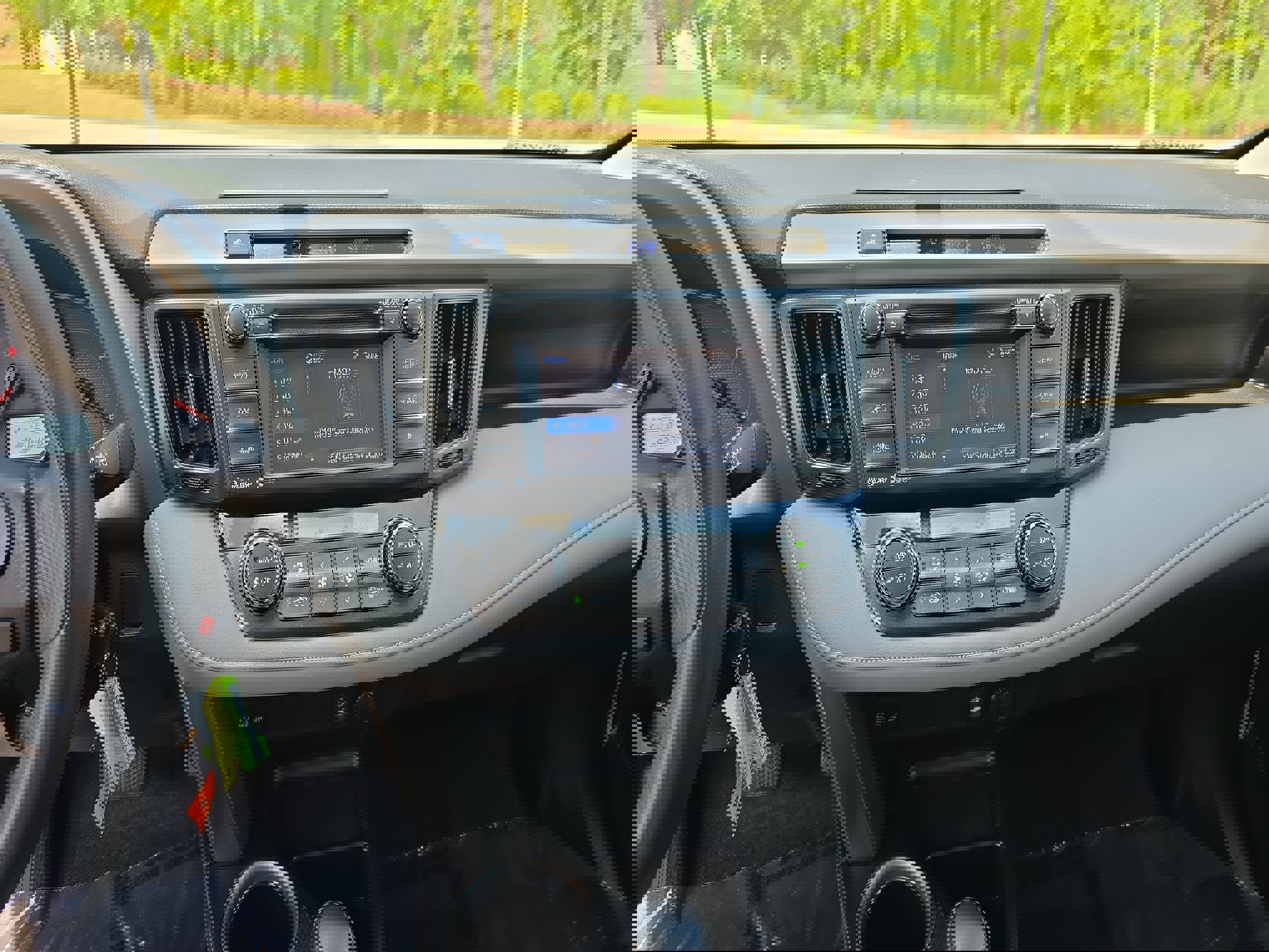 Used 2014 Toyota RAV4 XLE image 21