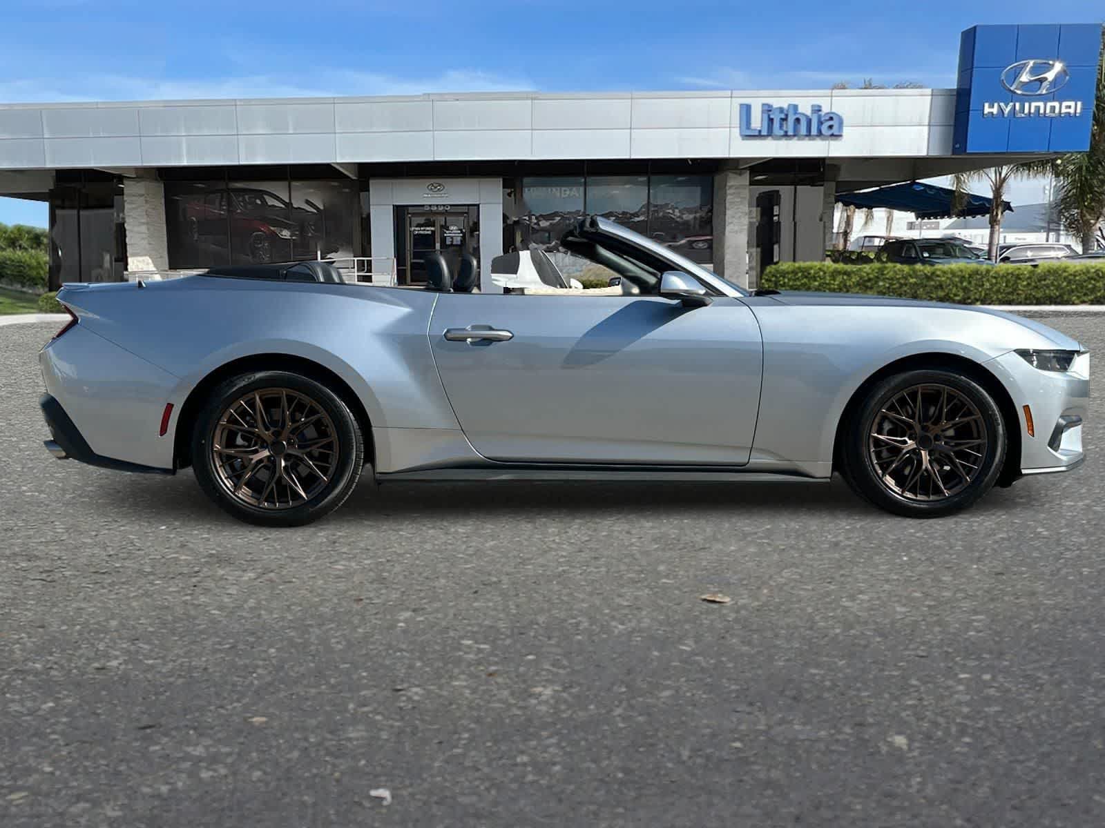 Used 2025 Ford Mustang Premium RWD image 9