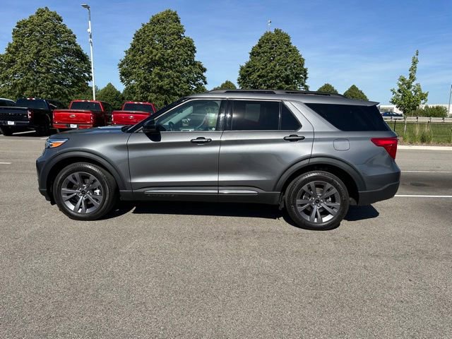 Used 2024 Ford Explorer XLT w/ Equipment Group 202A AWD/4WD image 6