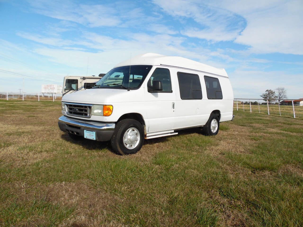 Used 2004 Ford E-250 and Econoline 250 Extended image 16