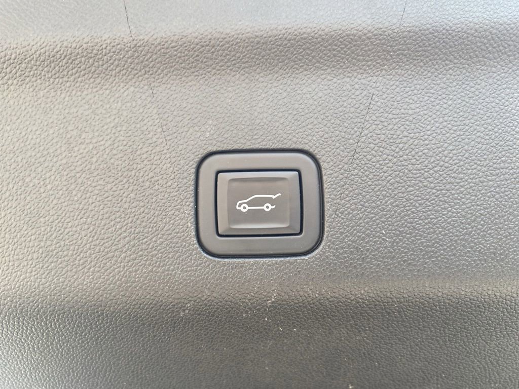 Used 2024 Chevrolet Suburban LT AWD/4WD image 17