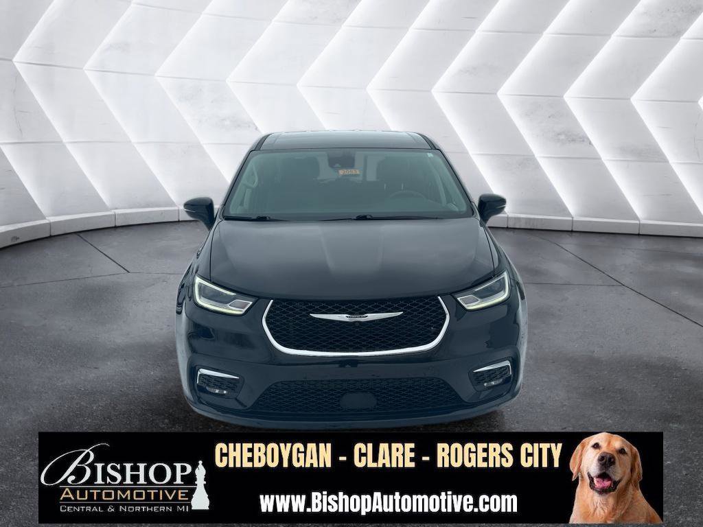 Used 2023 Chrysler Pacifica Touring-L image 22