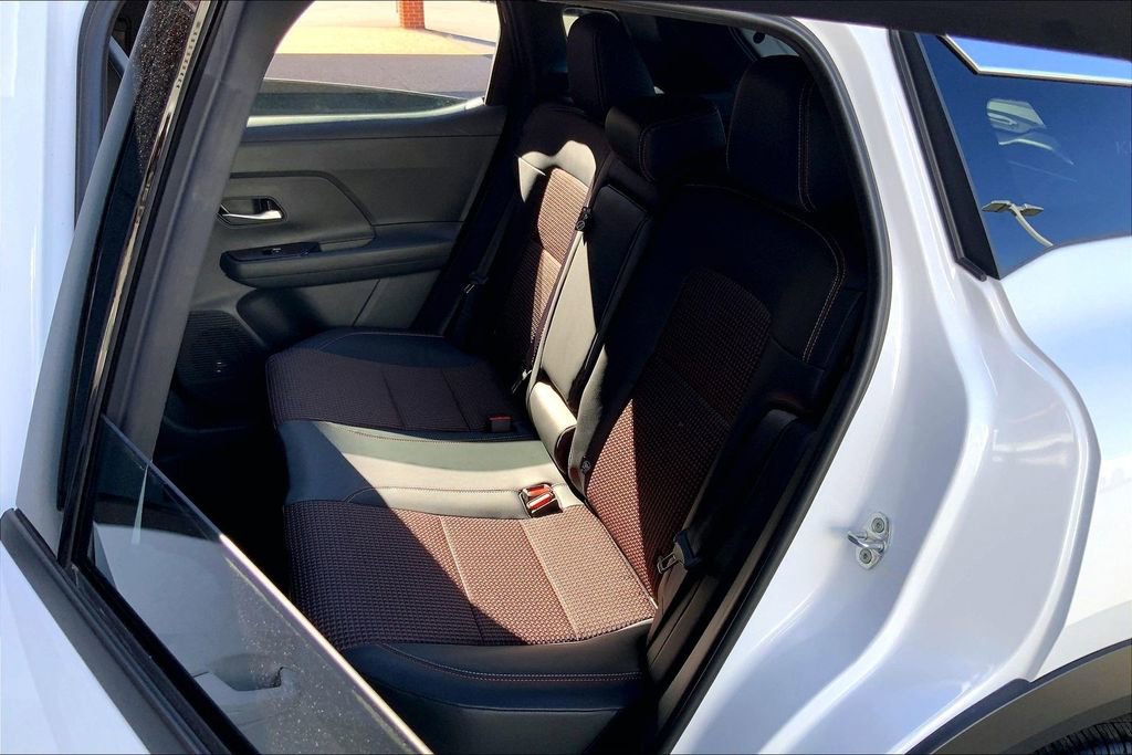 New 2026 Nissan Kicks SR w/ Cold Weather Package image 10