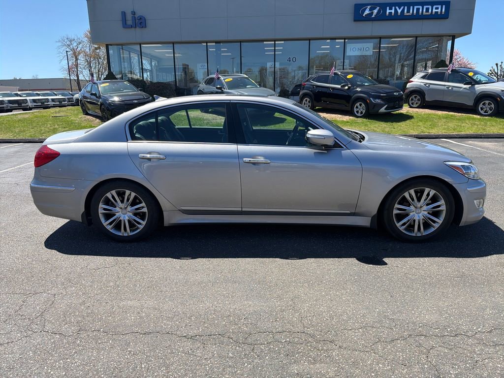 Used 2012 Hyundai Genesis 3.8 w/ Premium Pkg RWD image 2
