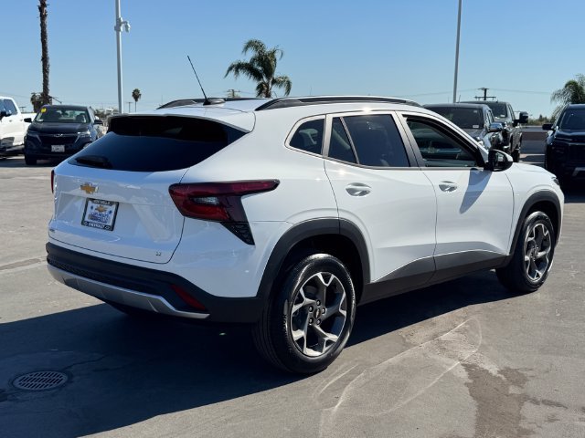 New 2026 Chevrolet Trax LT w/ LT Convenience Package FWD image 5