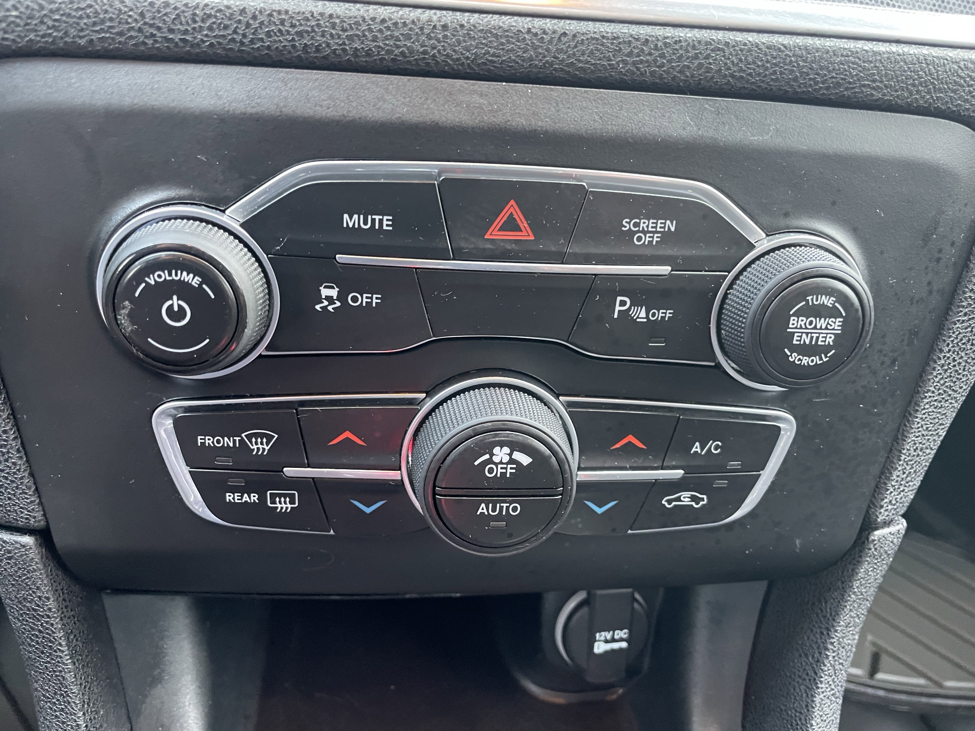 Used 2018 Dodge Charger SXT Plus RWD image 22