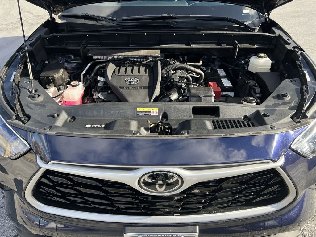Used 2023 Toyota Highlander L AWD/4WD image 27