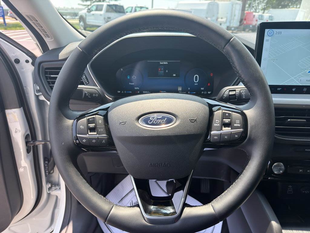 Used 2025 Ford Escape Platinum w/ Premium Technology Package AWD/4WD image 14