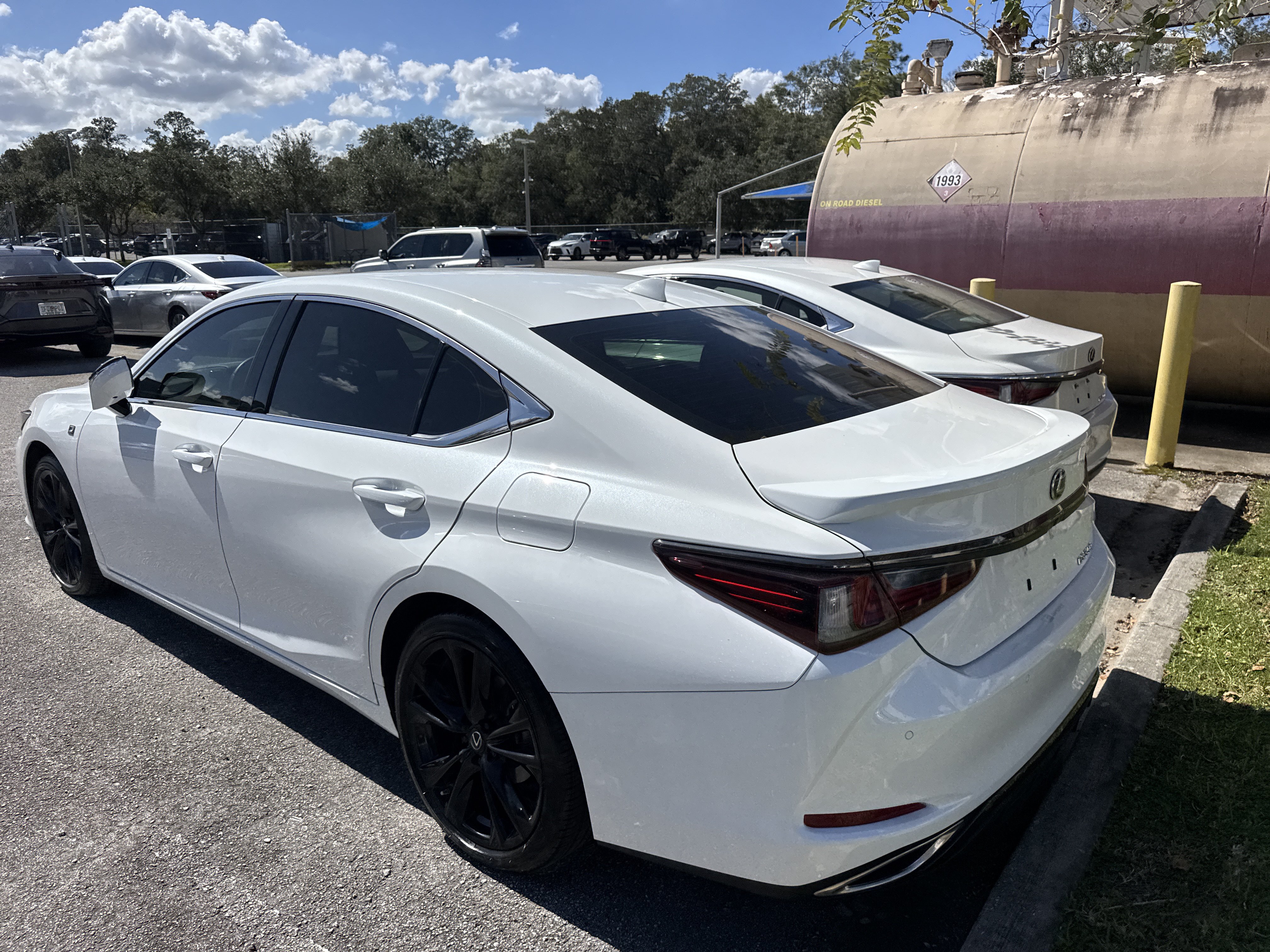 Certified 2024 Lexus ES 350 F Sport w/ Accessory Package (Z2) FWD image 3