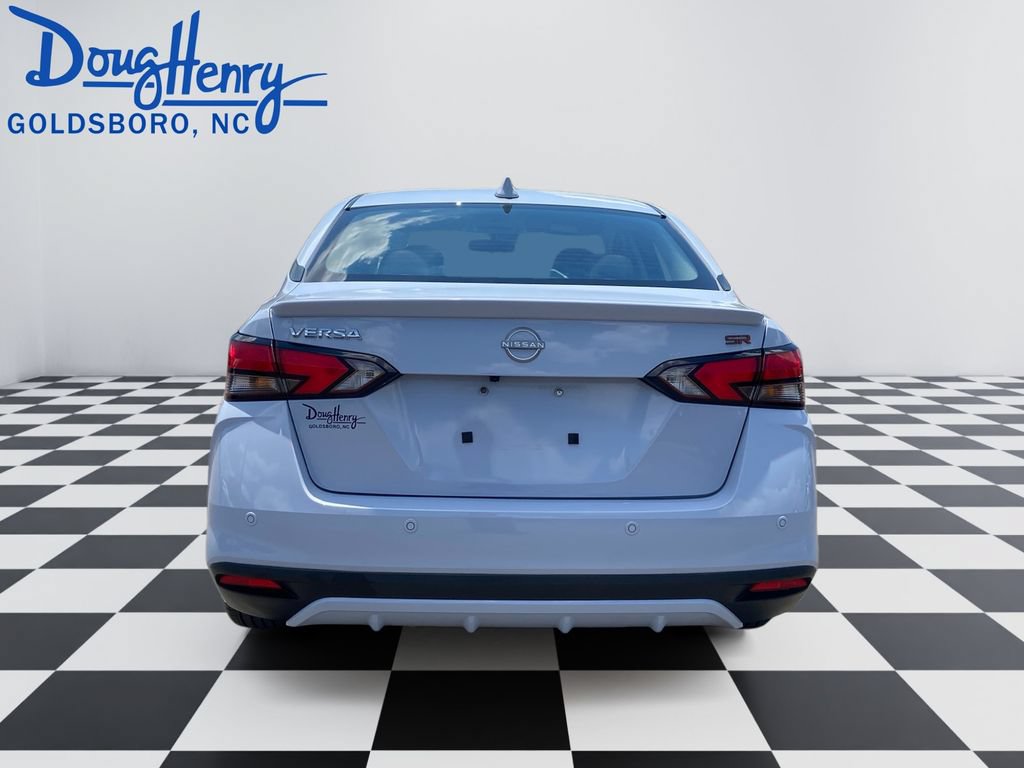 Used 2024 Nissan Versa SR FWD image 4