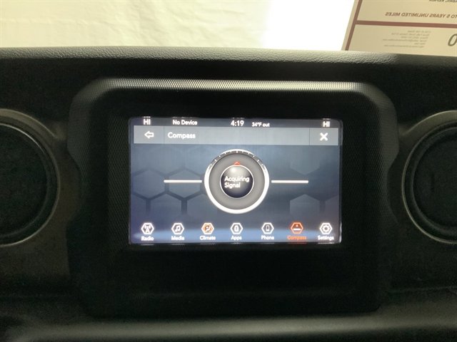 Used 2018 Jeep Wrangler Unlimited Sport S image 34