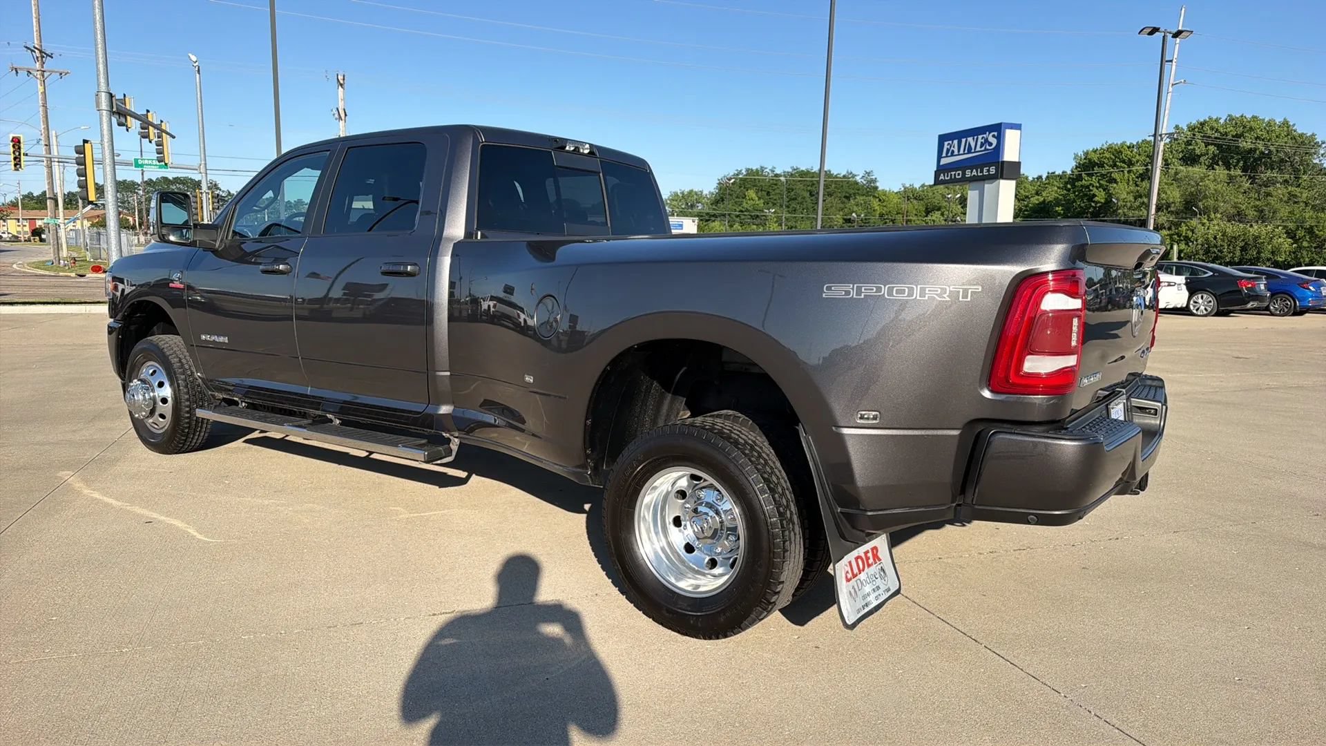 Used 2023 RAM 3500 Laramie AWD/4WD image 15