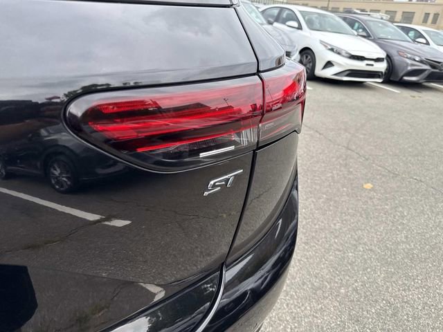 Used 2023 Buick Envision Essence w/ Sport Touring Package image 8