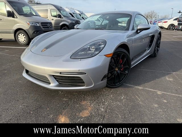 Used 2024 Porsche 718 Cayman w/ Premium Package image 2