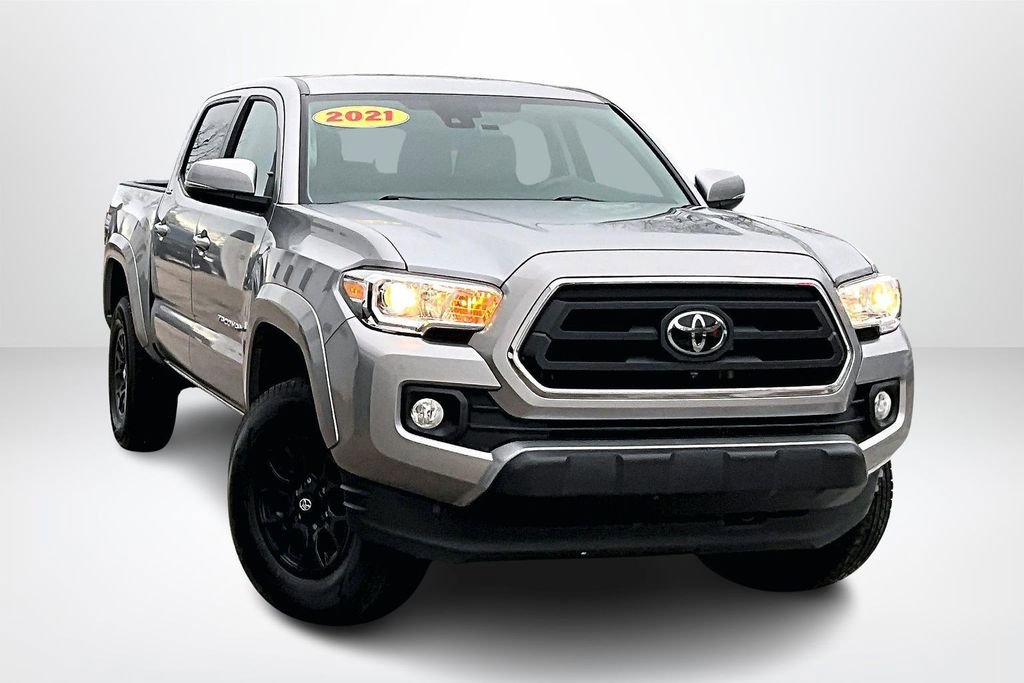 Used 2021 Toyota Tacoma SR5 w/ Technology Package image 3