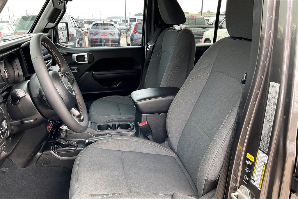 Used 2024 Jeep Gladiator Willys image 18