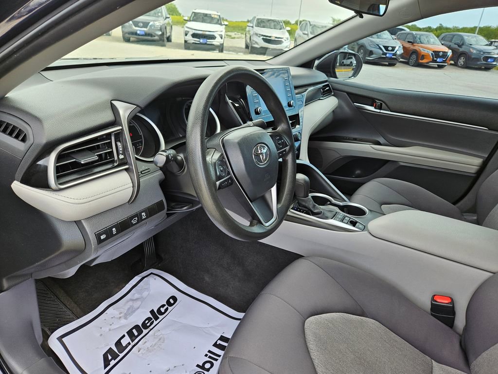 Used 2021 Toyota Camry LE FWD image 21