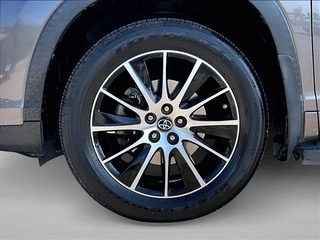 Used 2018 Toyota Highlander SE AWD/4WD image 10