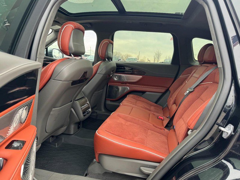 Certified 2024 Lincoln Nautilus Black Label image 12