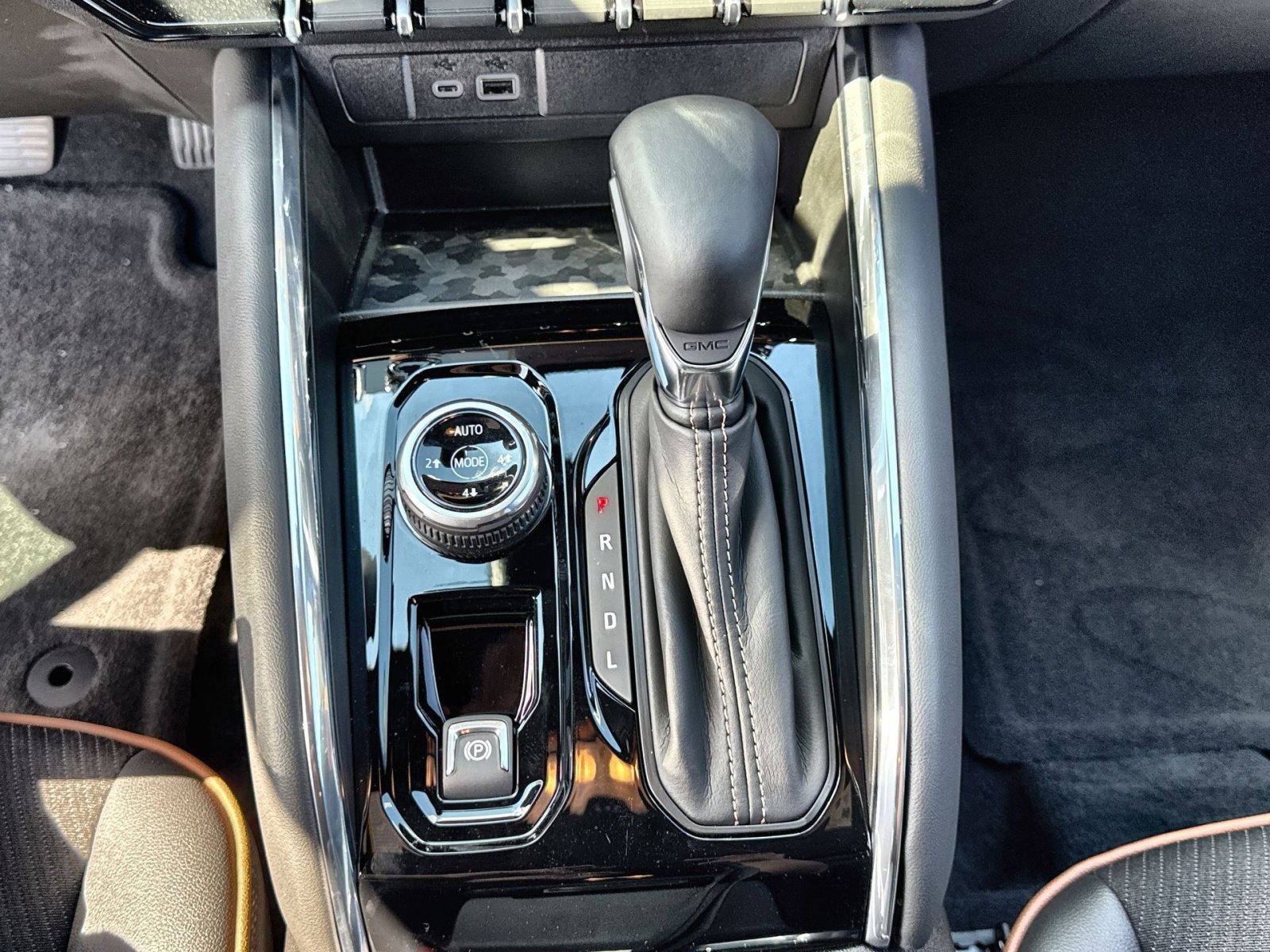 New 2025 GMC Canyon AT4 w/ Nightfall Edition image 22