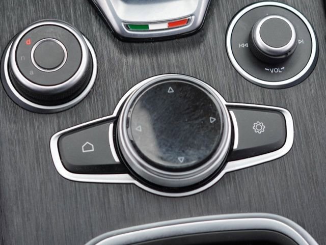 Used 2023 Alfa Romeo Giulia Sprint image 33