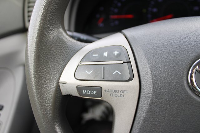 Used 2010 Toyota Camry LE image 14