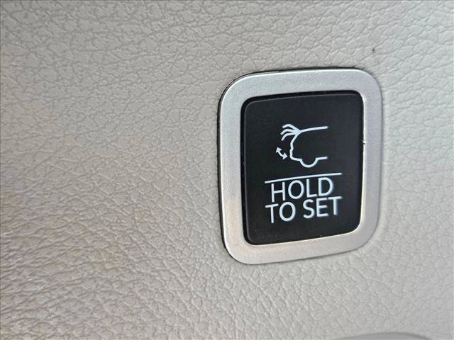 Used 2022 Jeep Wagoneer Series III w/ Flexible Seating Group AWD/4WD image 29