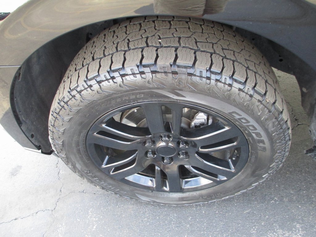 Used 2022 Ford Expedition Max Limited image 12