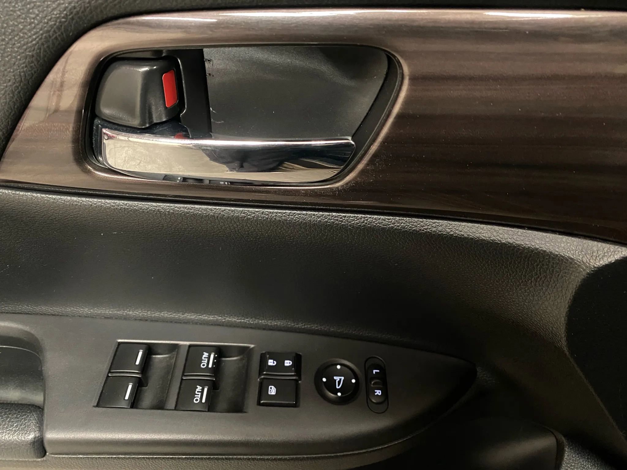 Used 2017 Honda Accord Hybrid Sedan image 10