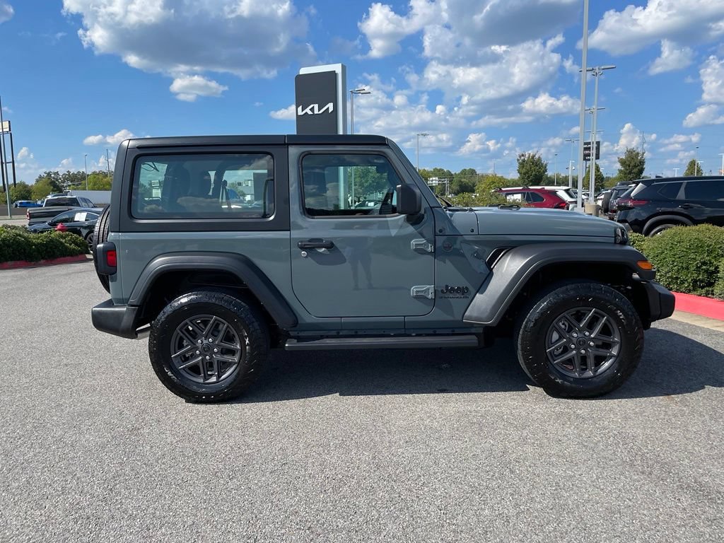 Used 2026 Jeep Wrangler Sport AWD/4WD image 9