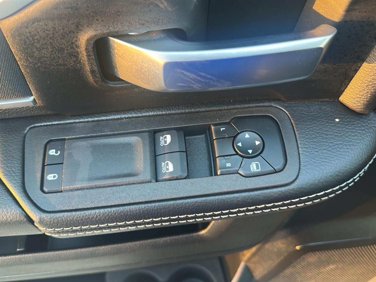 New 2026 RAM 5500 4x4 Regular Cab image 10
