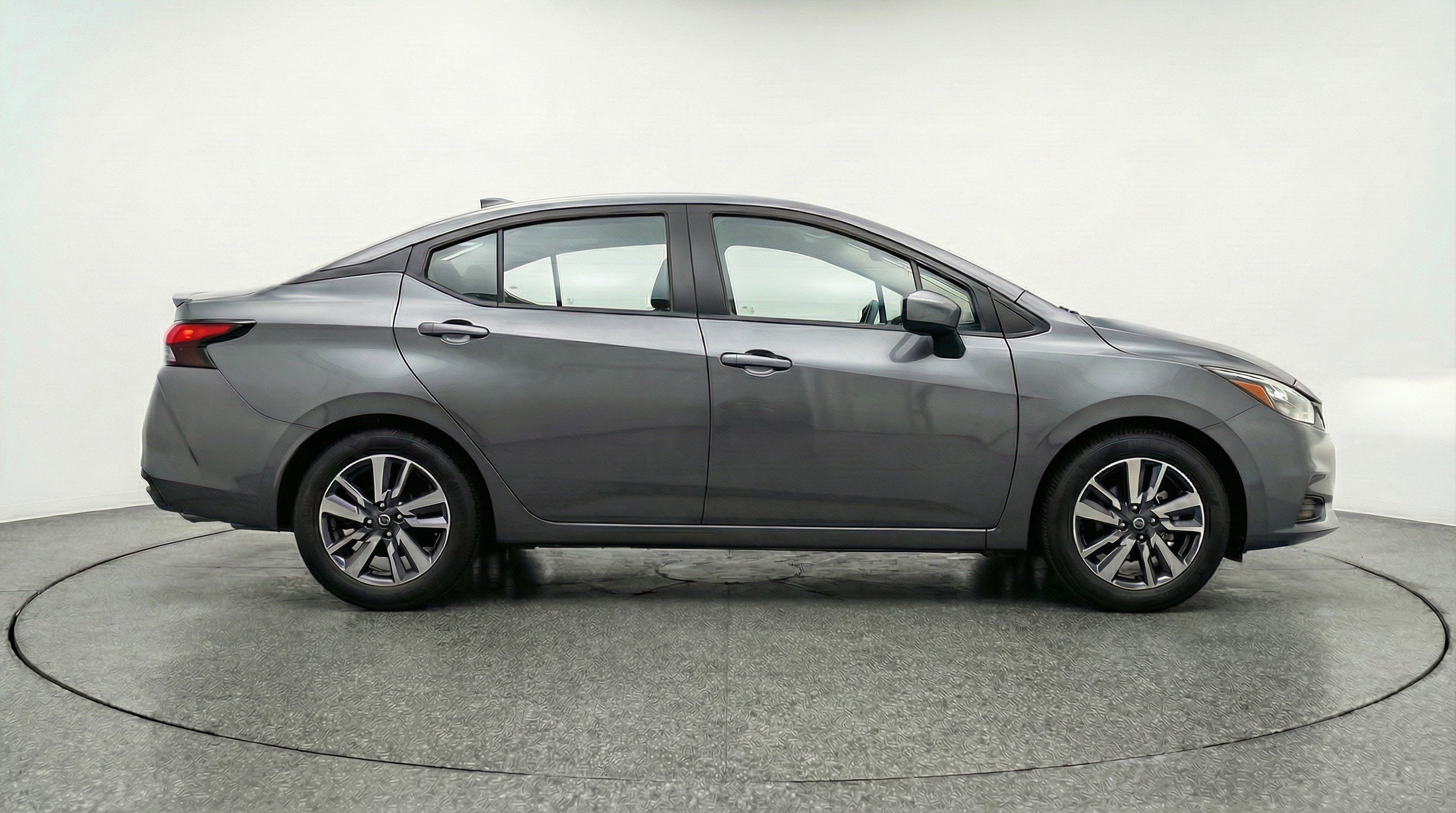 Used 2025 Nissan Versa SV FWD image 11
