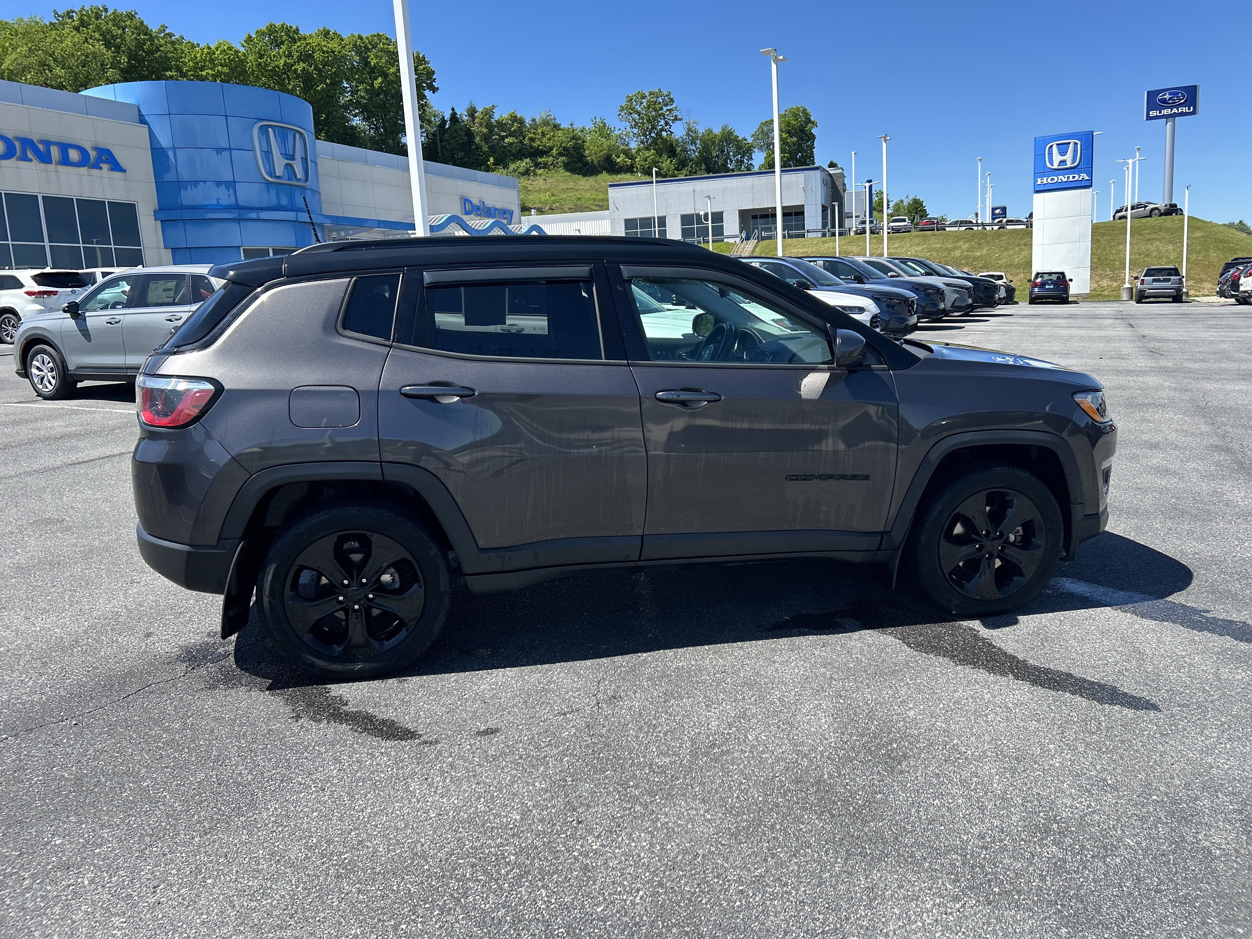 Used 2019 Jeep Compass Latitude AWD/4WD image 4