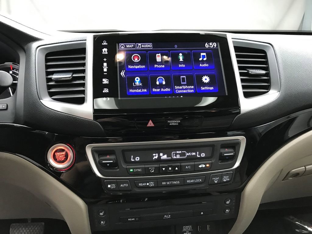 Used 2017 Honda Pilot Elite image 12