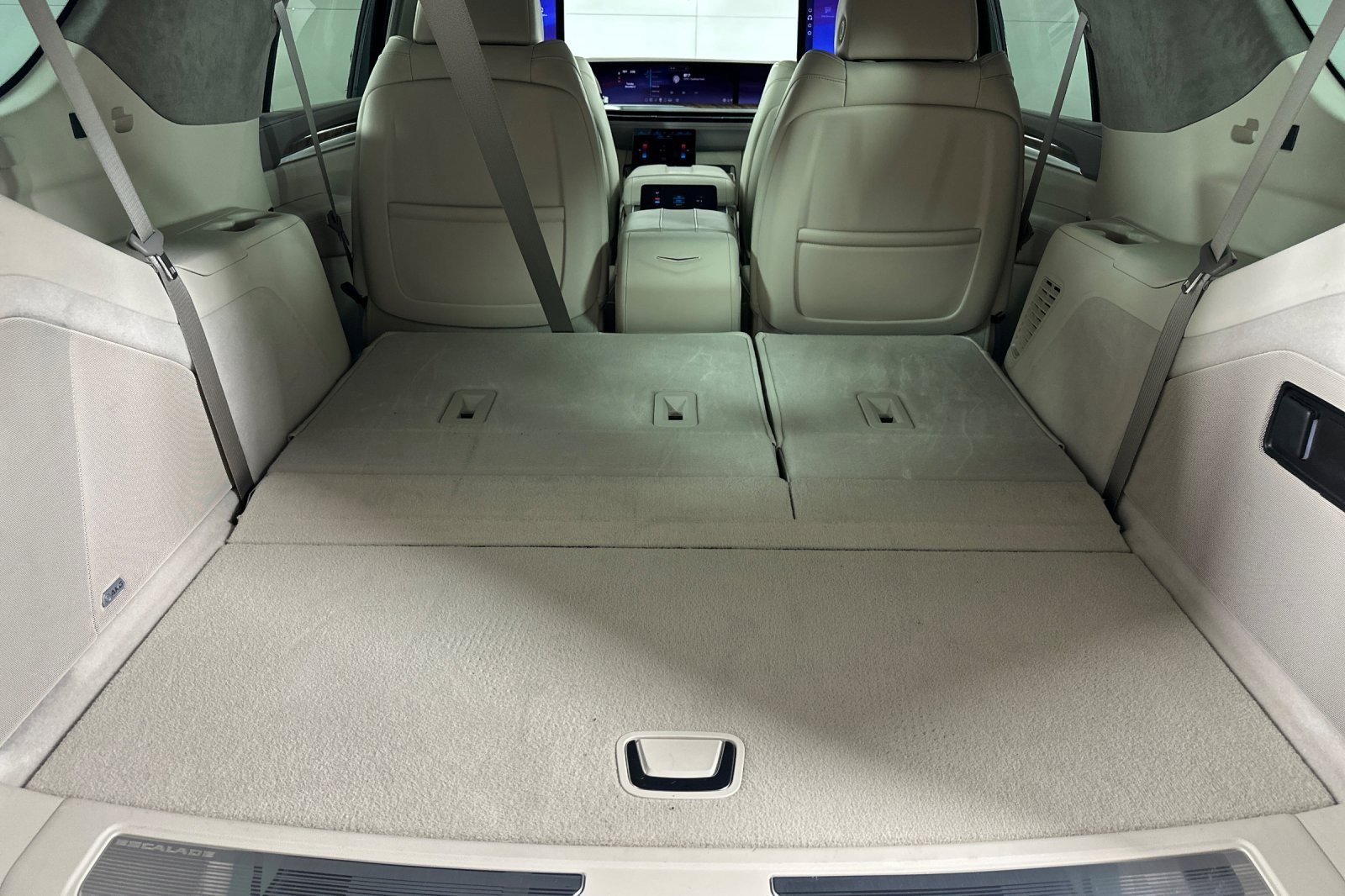 Used 2025 Cadillac Escalade Sport Platinum image 16