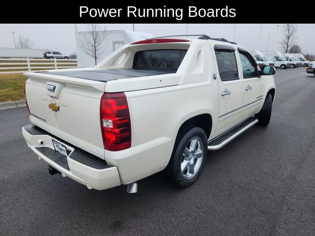 Used 2013 Chevrolet Avalanche LTZ image 9