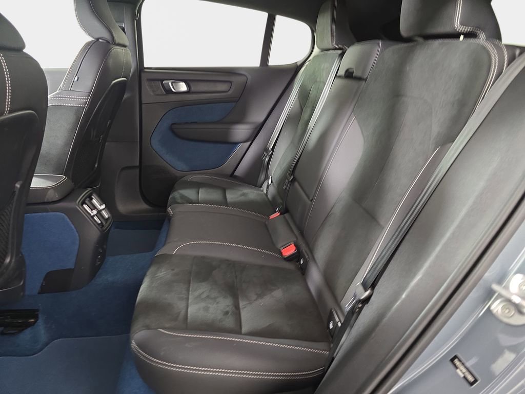 Used 2023 Volvo C40 P8 Recharge Ultimate image 17