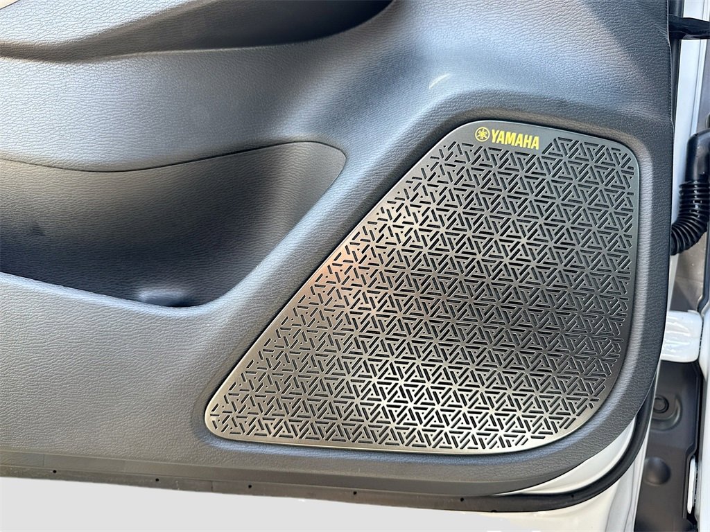 New 2025 Mitsubishi Outlander SE image 19