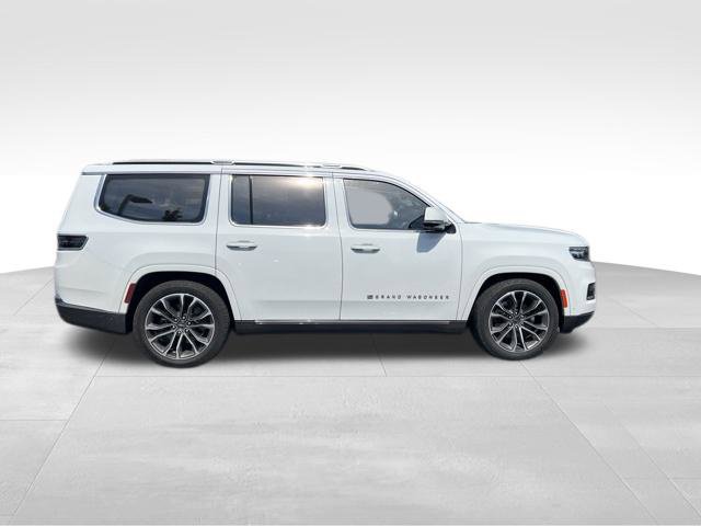 Used 2022 Jeep Grand Wagoneer Series III AWD/4WD image 8